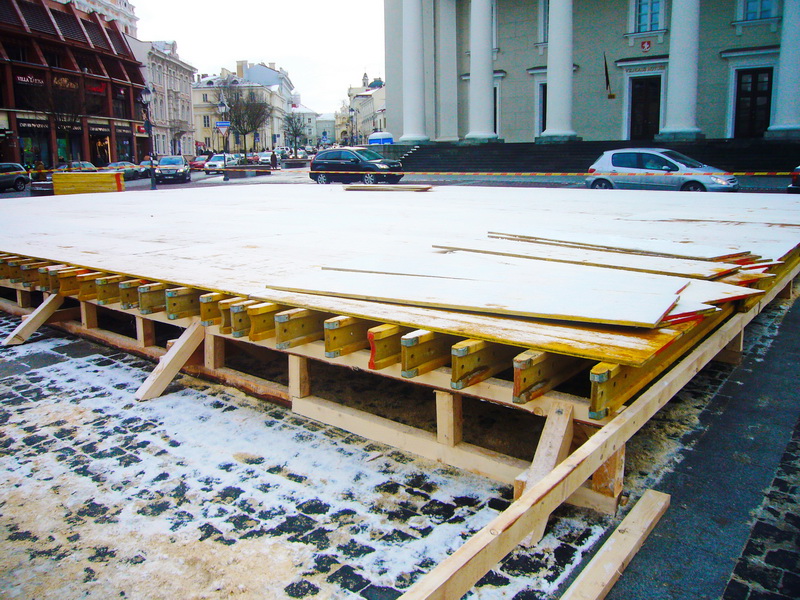 1215m2 ICE SKATING RINK 45X27X10,7M ICE RINK | Glamping Domes