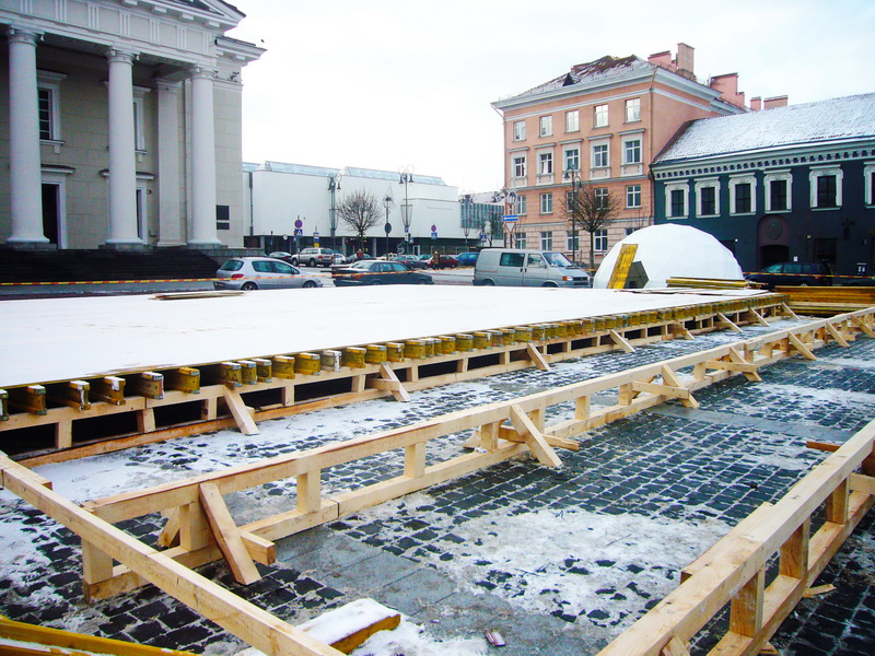 1215m2 ICE SKATING RINK 45X27X10,7M ICE RINK | Glamping Domes