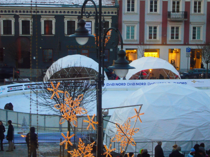 1215m2 ICE SKATING RINK 45X27X10,7M ICE RINK | Glamping Domes