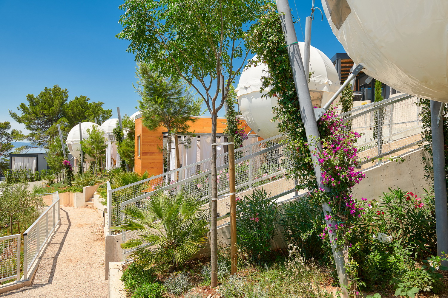 Medora_Orbis_Cocoon_geodomas12
