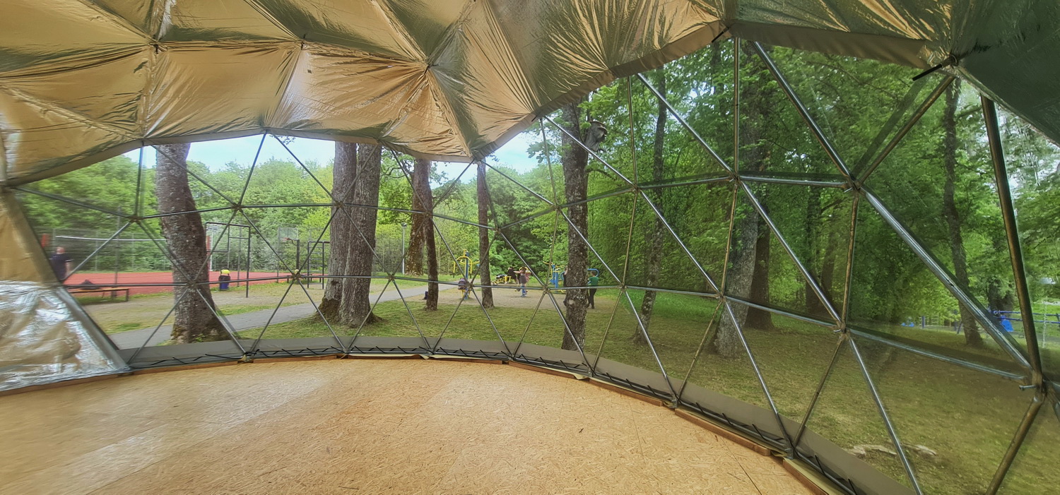 50m2 Lauko Klasė Ø8m Kupolas | Sudervės pagrindinė mokykla