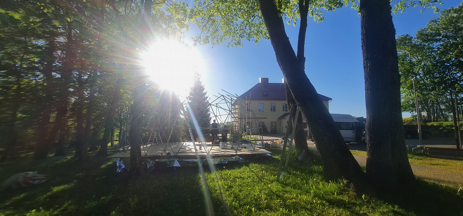 50m2 Lauko Klasė Ø8m Kupolas | Sudervės pagrindinė mokykla