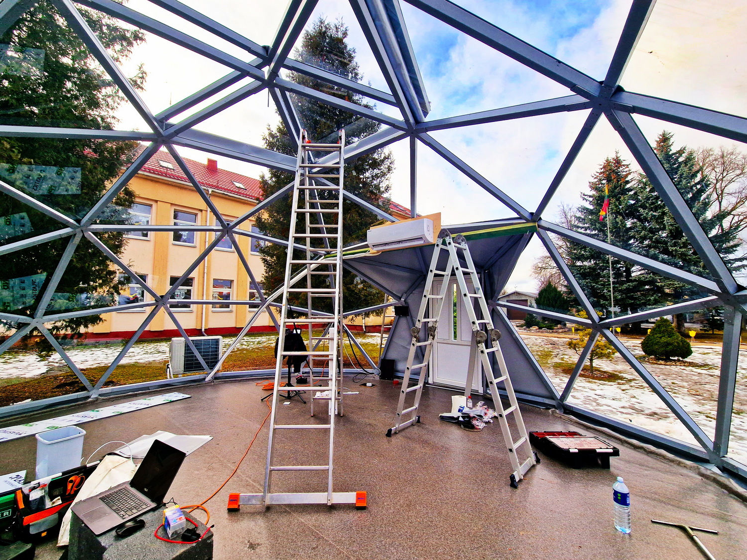 50m2 STIKLINĖ Lauko Klasė Ø8m Kupolas | Pasvalio Svalios progimnazija